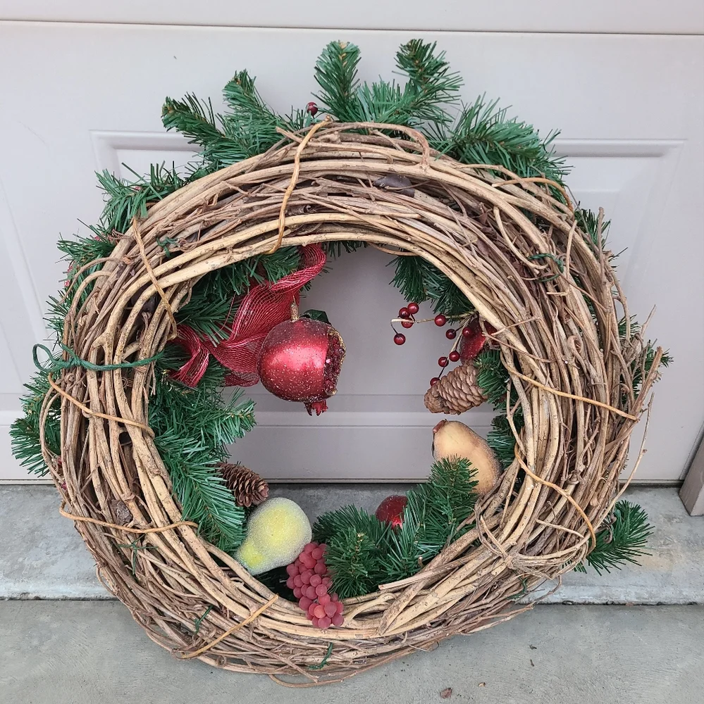 Christmas Fruit Wreath